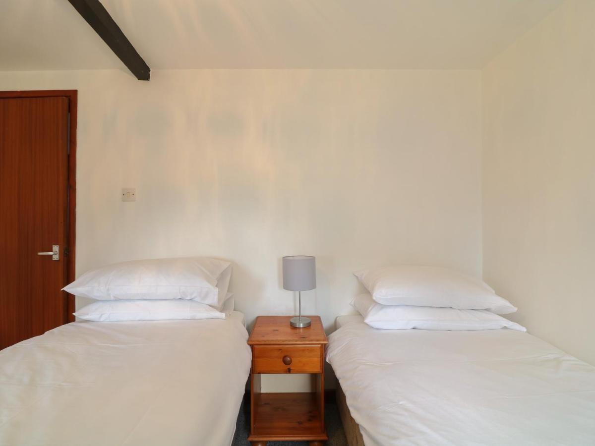 The Stable Villa Bude Bagian luar foto